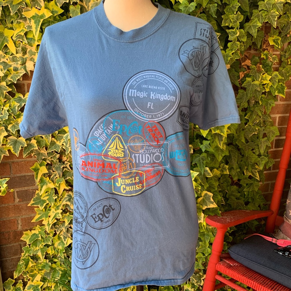 🧡50%!off bundles! Disney Parks t-shirt